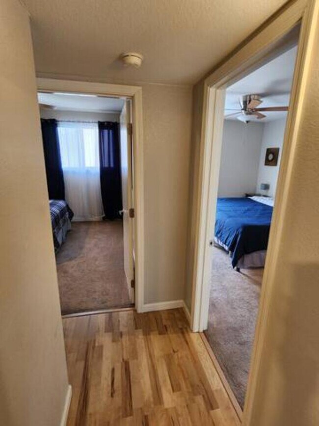 Building Photo - 1702 W Tuckey Ln