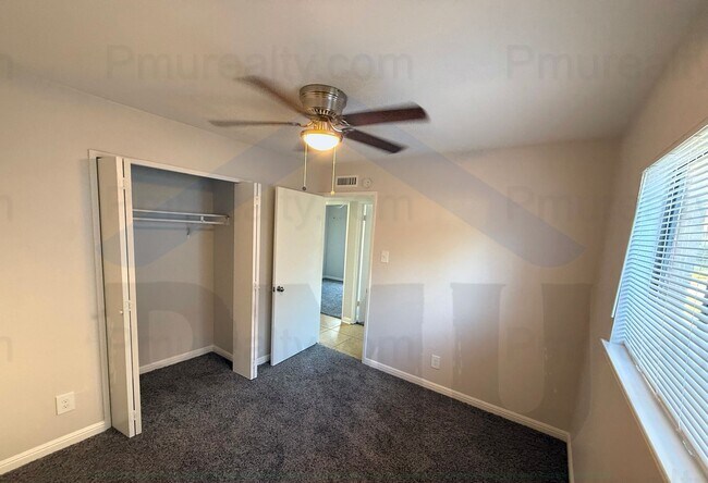 Building Photo - COMING SOON! Charming and spacious 3 bedro...