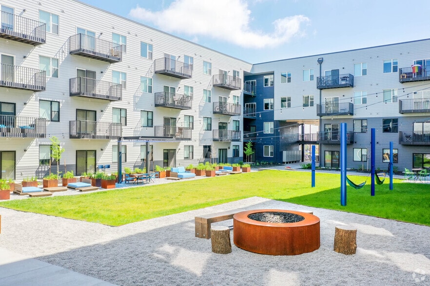 Primary Photo - Muse Omaha