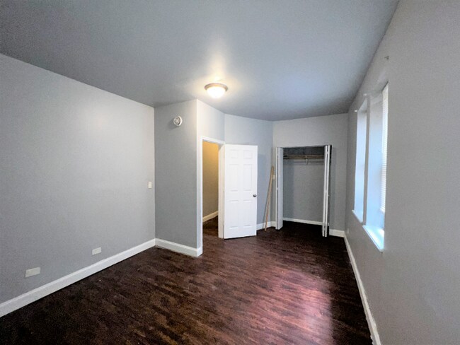 Building Photo - 1655 E 79th St