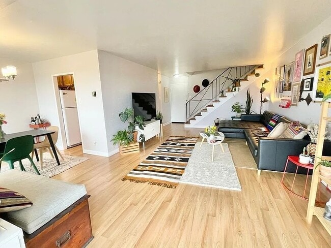 Building Photo - 301 N Beauregard St