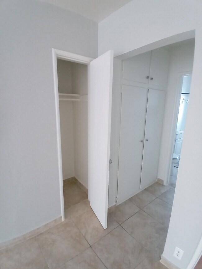 Building Photo - 1801 N Gramercy Pl