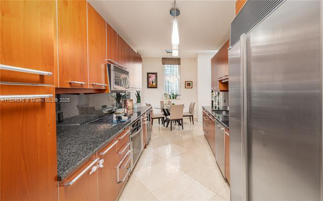 Building Photo - 901 Brickell Key Blvd