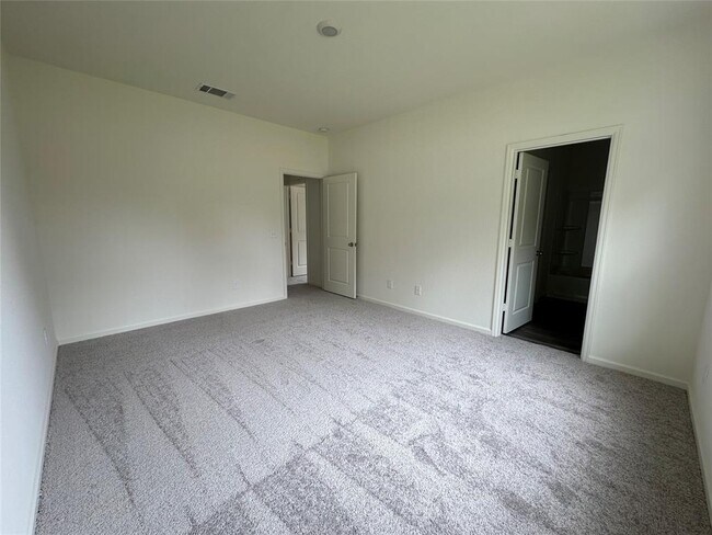 Building Photo - 3507 Queensberry