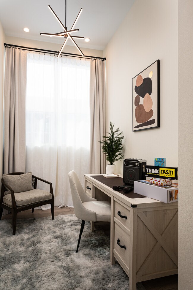 Building Photo - 913 Thompson St