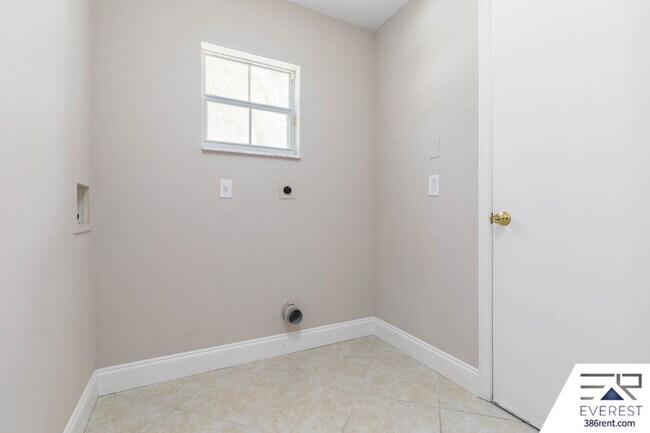 Building Photo - 59 Riverina Dr
