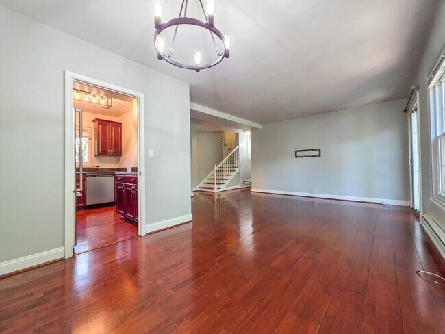 Building Photo - 3710 Gunston Rd