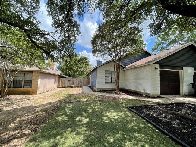 Building Photo - 2031 Redwing Way