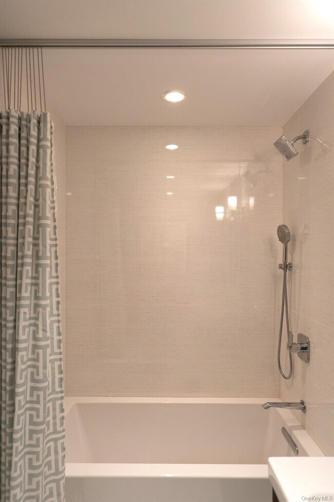 Building Photo - 1 Landmark Sq