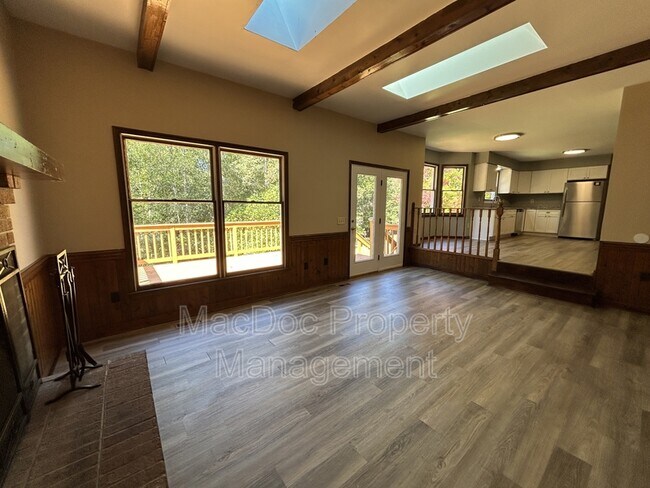 Building Photo - 1907 White Lake Dr