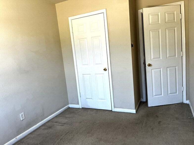 half bath downstairs - 11807 Chetman Dr