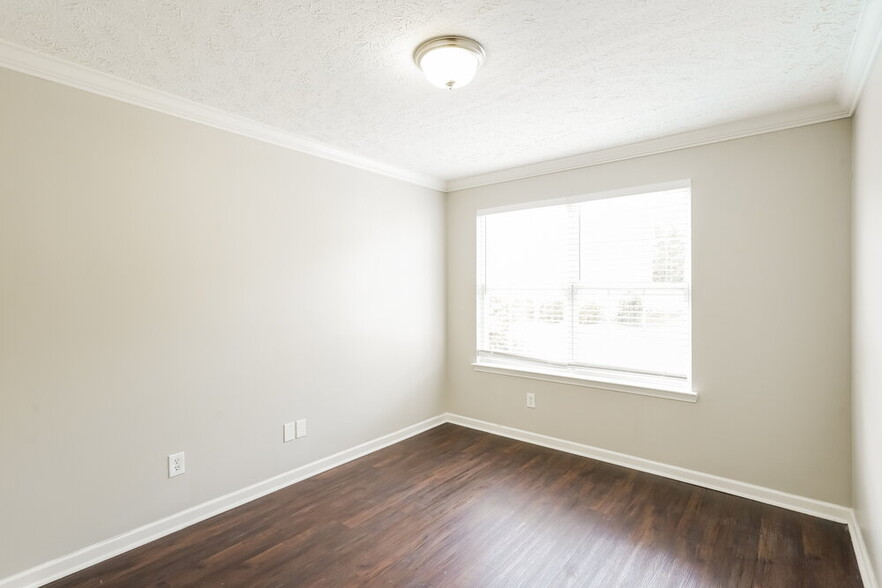 Building Photo - 1428 Sprucedale Dr