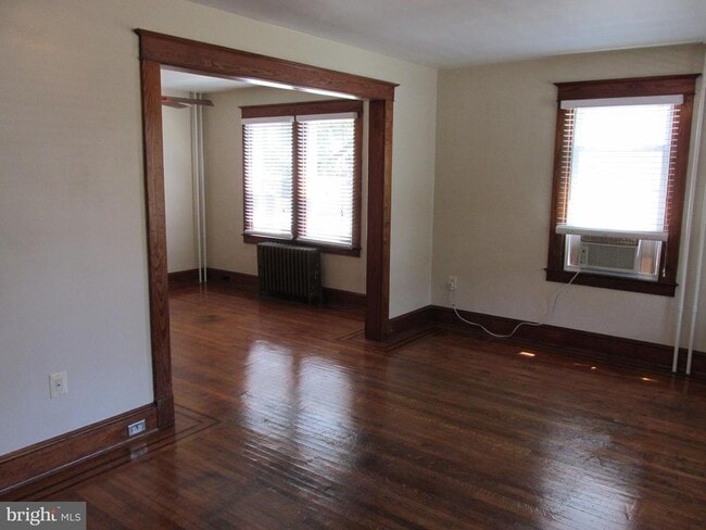 Building Photo - 5635 Oregon Ave