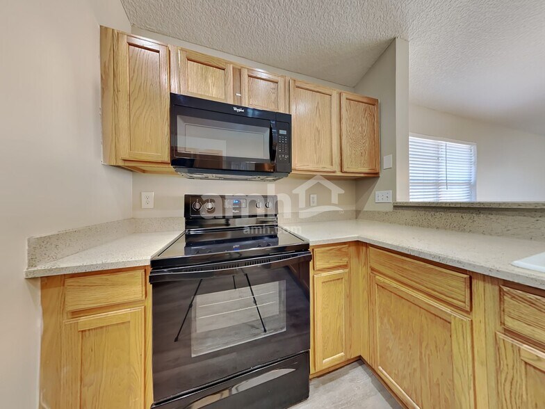 Building Photo - 9565 Staples Mill Dr