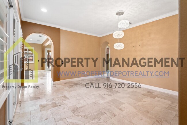 Building Photo - Stunning Custom 5-Bedroom, 3-Bath Home in ...