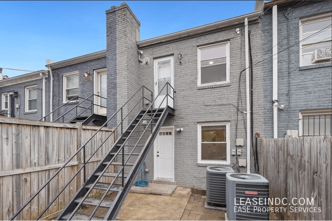 Building Photo - 1223 16th St NE