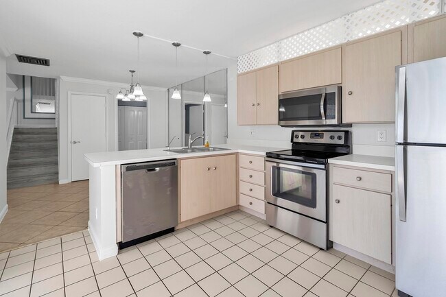 Building Photo - 8159 Andover Ct