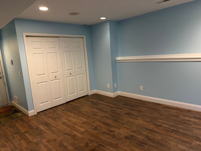 Building Photo - 2550 Cleinview Ave