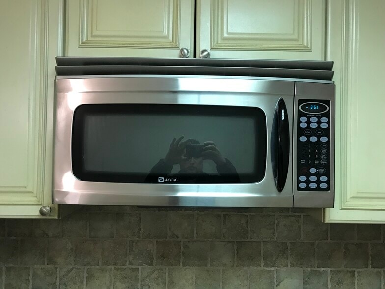 Building Photo - 379 1st Ave