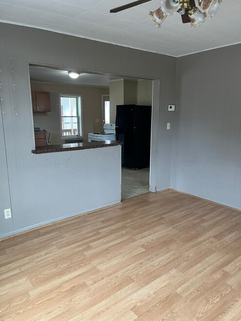 Building Photo - 583 Rockingham St