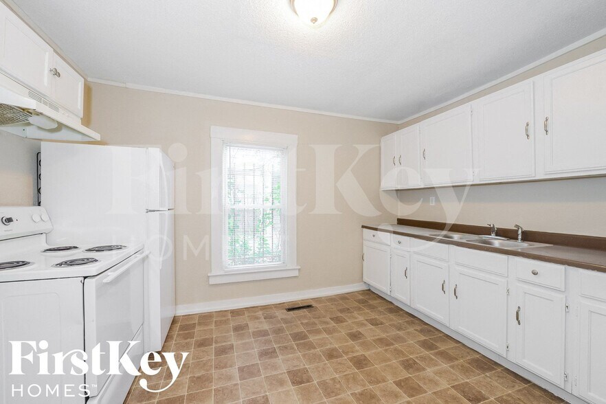 Building Photo - 2214 Quincy St