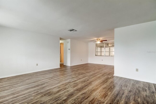 Building Photo - 3735 Mynabird Dr