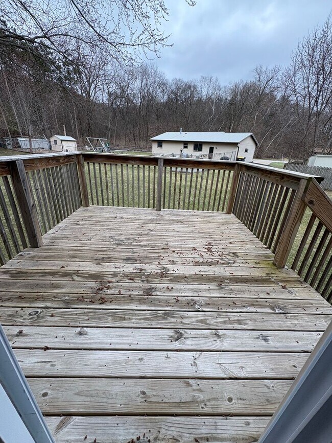 Building Photo - 801 Evergreen Dr