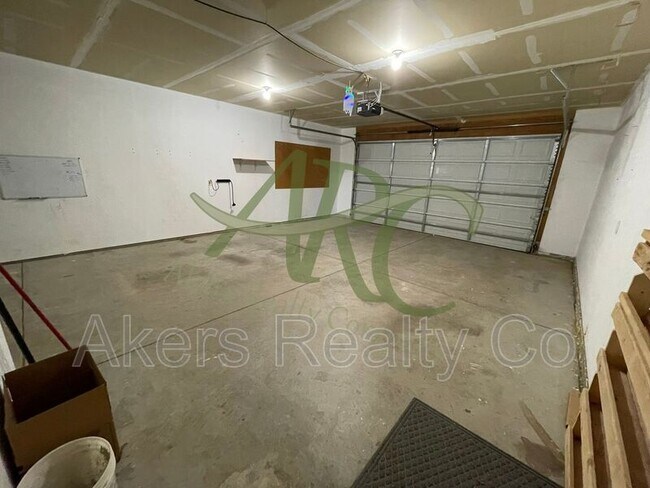 Building Photo - 965 N Cimarron Dr