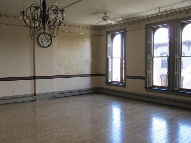 Building Photo - 30 Broad St