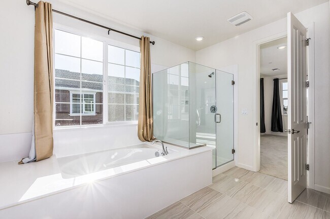 Building Photo - Stunning Executive Style Home in Fremont – Ardenwood Neighborhood!