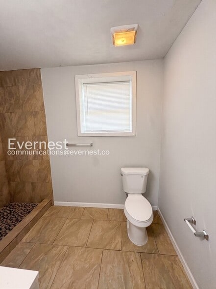 Building Photo - 193 W Canterbury Dr