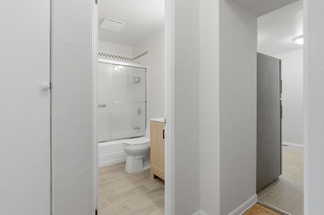 Building Photo - 3 Bed 1 bath Home in Downtown Castle Rock!