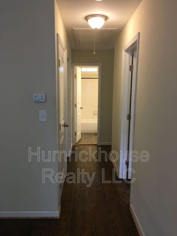 Building Photo - 5225 Valley Stream Rd