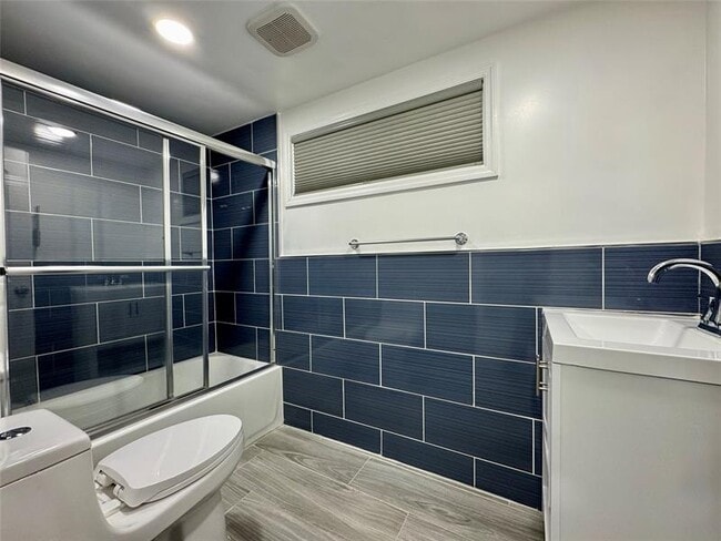 Building Photo - 1313 SW 8th Ct