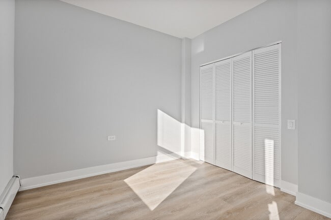 Building Photo - 1625 W Howard St