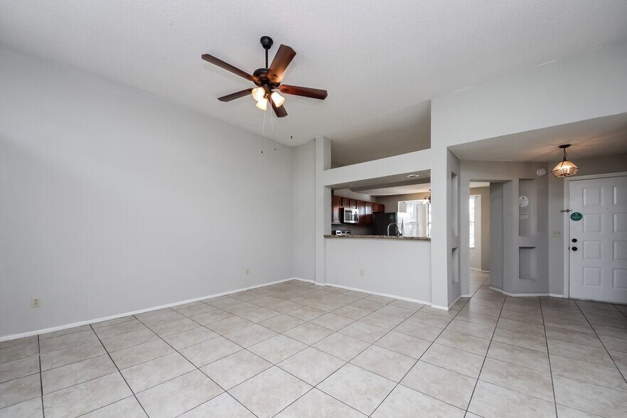 Building Photo - 5237 Desmond Ln