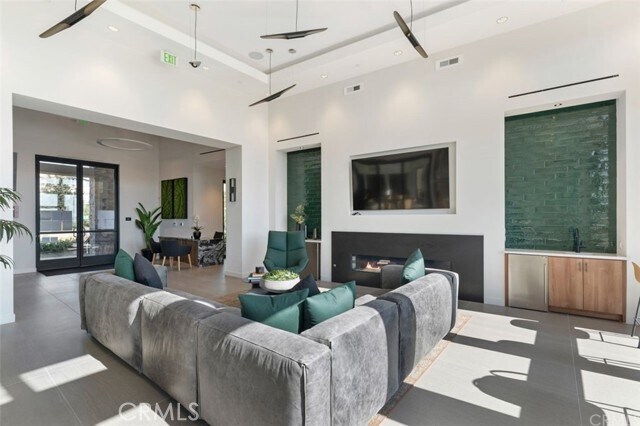 Building Photo - 426 Palermo