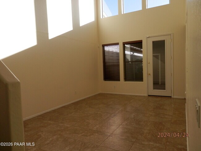 Building Photo - 7036 N Lantern Ln E