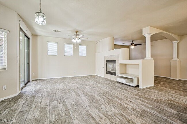 Building Photo - 6709 Kostner St