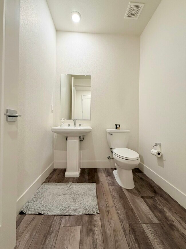 Building Photo - 6734 Ishan St