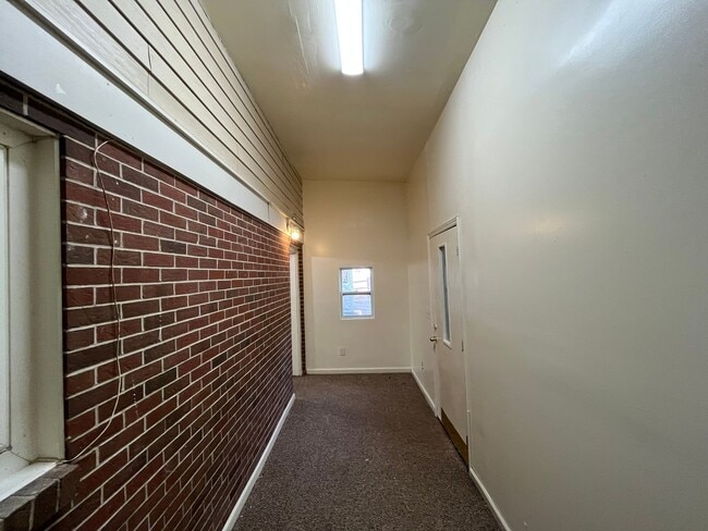 Building Photo - Great Family Home, Located off of Moon Road. Must See!!