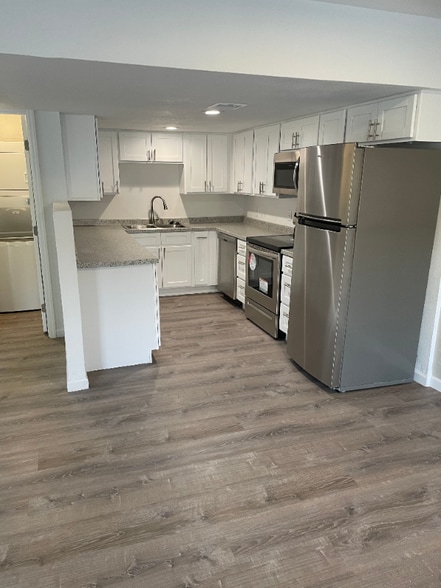 Building Photo - 1815 W Tuckey Ln