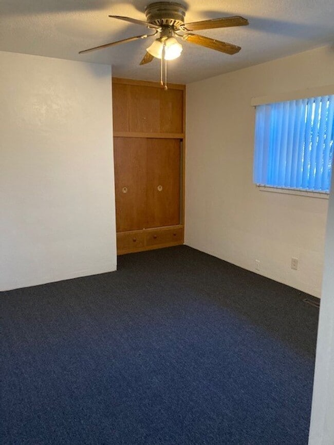 Building Photo - Great location, 2 bedroom, 1 bath home for rent