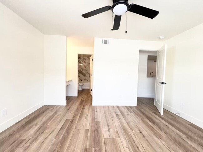Building Photo - 230 Mission Catalina Ln
