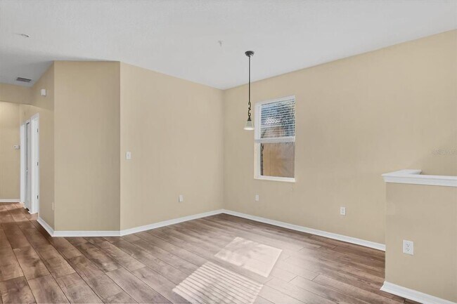 Building Photo - 3821 Parkridge Cir