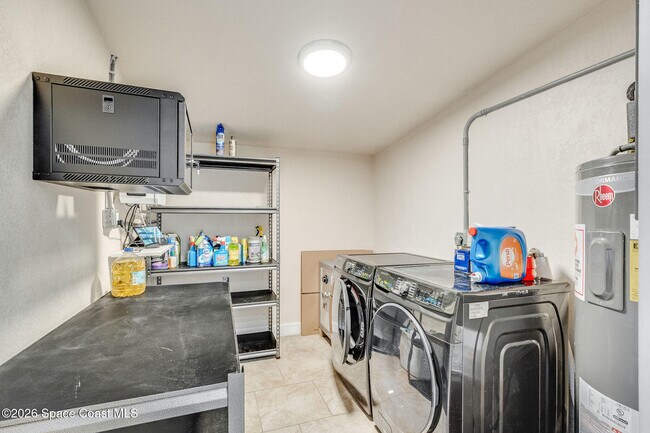 Building Photo - 1185 King St