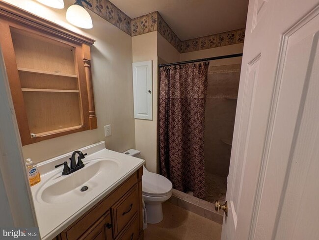 Building Photo - 6416 Albemarle St