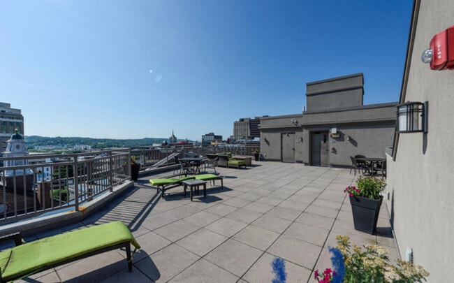 Building Photo - 17 Chapel St