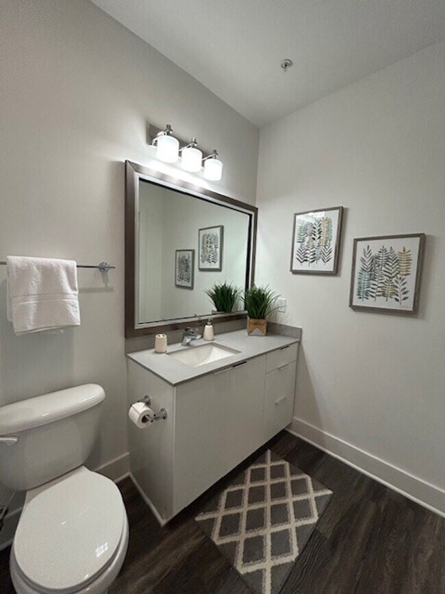 Building Photo - 455 Legends Pl