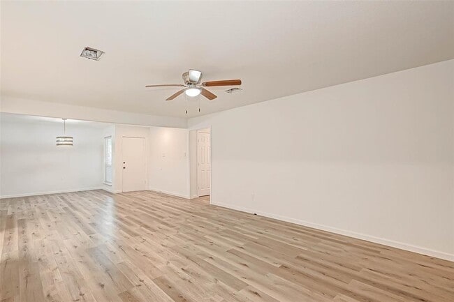 Building Photo - 12122 Fairmeadow Dr